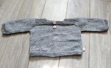 Brassière grise bébé 3 mois tricotée à la main