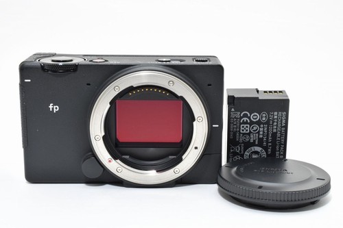 Mirrorless digital camera - fp,
