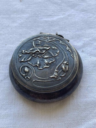 Ancienne petite boite - petite, a