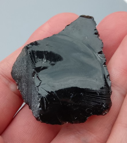 15.26gr 37x36x16mm obsidienne