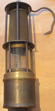 Ancienne lampe de mineur –