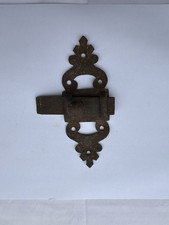 Ancien   verrou  ou targette   en fer  forgé  pour porte du XVIII ème