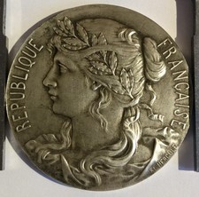 MÉDAILLE EN CUIVRE ARGENTÉE PAR HERCULE DIAMÈTRE 58 mm VINS PARIS SEINE