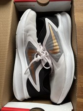 Nike running Femme Pointure 39 Portées 2 Fois, Neuves