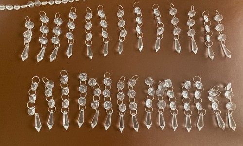 Pendentifs suspendus - , en