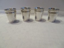4 anciens verres à Vodka en