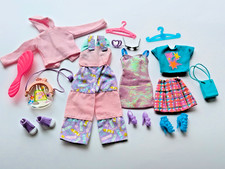 Barbie Lot de vêtements et