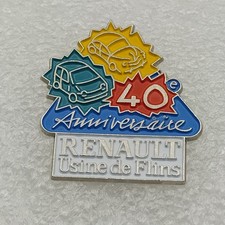 Pin's-RENAULT -40 eme Anniversaire-Usine de Flins-4 cv ? twingo ?--Auto-P2O4