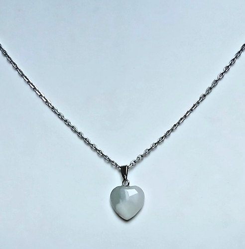 Pendentif coeur pierre