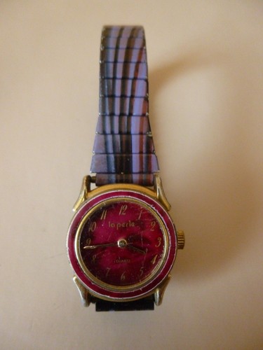 Ancienne petite montre - , femme