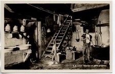 SUISSE - SWITZERLAND - Chalets - Elevage - Intérieur de chalet Gruyerien