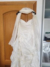 robe de mariée neuve jamais portée avec un jupon cerceau 