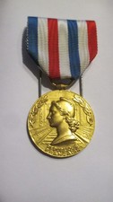 FRANCE médaille d'honneur des chemins de fer classe or attribuée 1959