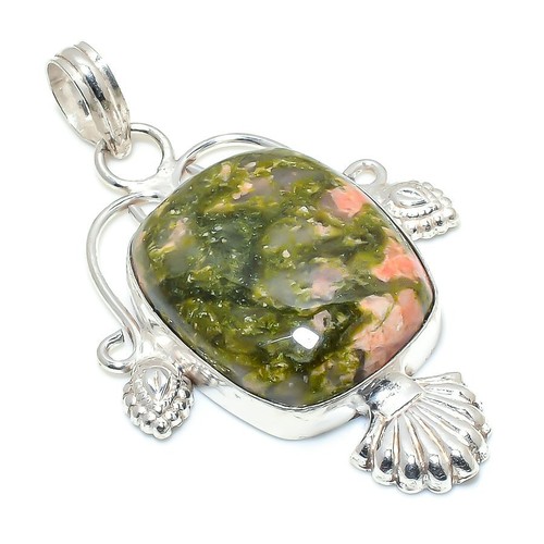 Pendentif bijou ancien fait