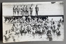 CARTE PHOTO Hommes torse nu Bain Baignade Militaires Shirtless men Hombre Uomo
