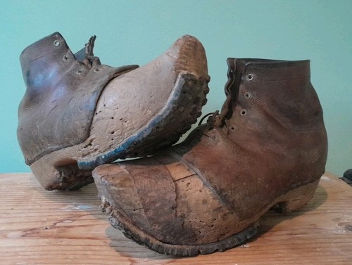 Ancienne paire galoche en - paire,