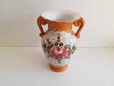 Vase en céramique au motif floral signé FAMAR DERUTA Hauteur 21.5 cm