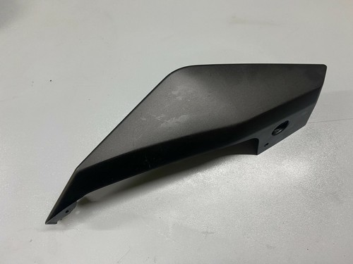 Une coque carenage plastique - une,