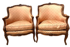 Paire de bergères de style Louis XV en bois naturel  XX siècle