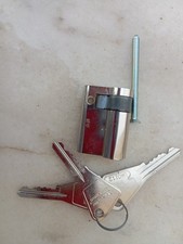 NEUF CYLINDRE DE SECURITE DE