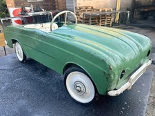 Voiture pédale renault - à,