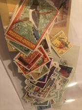 lot de 100 timbres poste du monde entier