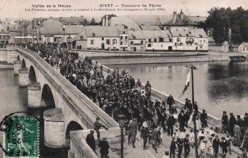 Carte postale givet - carte,