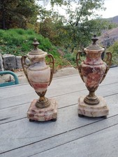 Paire de cassolettes garniture de cheminée en bronze et marbre