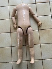 Poupée ancienne en bois paint articulé, sans tête. Expédable partout.