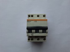 Disjoncteur Merlin Gerin DT40