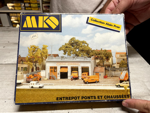 Maquette train mkd - mkd, et