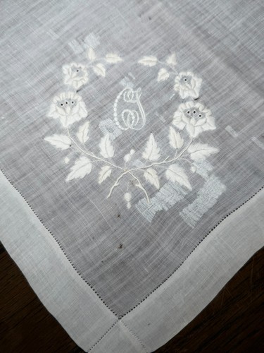 Mouchoir fine broderie fait - fine,