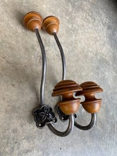 Anciennes patères murales en