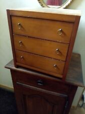 un petit meuble pour menagere