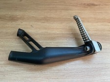 Une platine arriere gauche