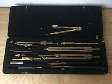 ancienne boite de compas en laiton