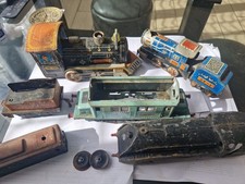 Lot  wagons Et Loco .pour Piece.ou A Restaurer 