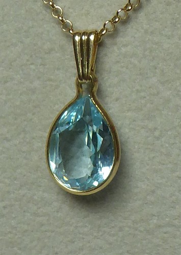 Beau pendentif sans - , chaîne