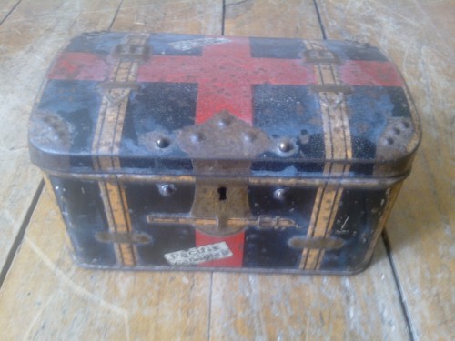 Ancienne boite tole forme - ancienne,