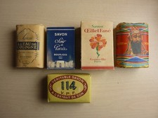 LOT DE 5 SAVONS ANCIENS ET