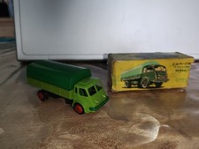 Le  CAMION RENAULT 7 tonnes plateau à ridelles bâché vert - avec boîte D'origine