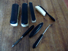 Vintage Lot de 6 pieces ( brosses, tire botte,polissoir )