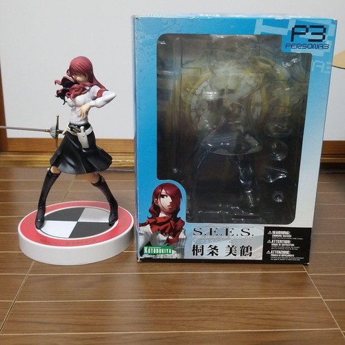 Persona s figurine - persona, s.e.e.s.