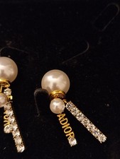 Boucles d'oreille DIOR 