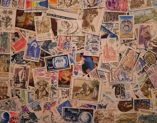 Lot 100 timbres - lot,