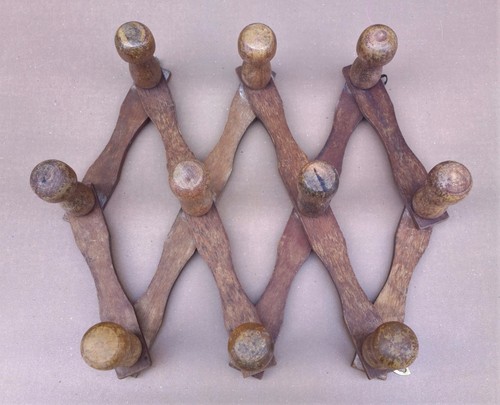 Ancien porte manteaux - porte,