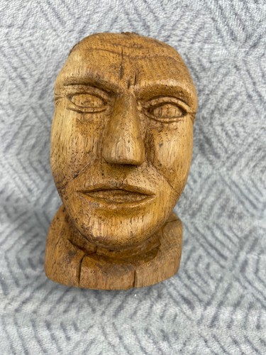 Buste sculpté main bois - sculpté, en