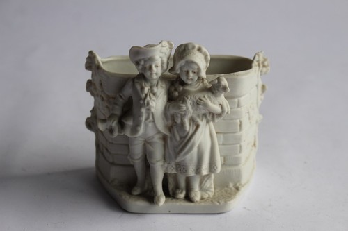 Porcelaine biscuit petit vase - porcelaine,