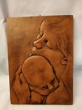 Magnifique tableau en cuir repoussé relief Vintage , déco motif  (Maternité).