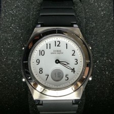 Radio-réveil solaire CASIO